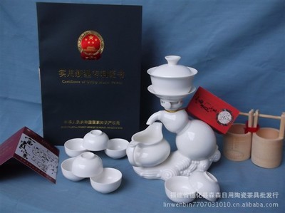 工廠直供高檔商務(wù)禮品半自動(dòng)陶瓷茶具外貿(mào)瓷器茶具批發(fā)有證書美人 - 工廠直供高檔商務(wù)禮品半自動(dòng)陶瓷茶具外貿(mào)瓷器茶具批發(fā)有證書美人廠家 - 工廠直供高檔商務(wù)禮品半自動(dòng)陶瓷茶具外貿(mào)瓷器茶具批發(fā)有證書美人價(jià)格 - 福建省德化縣森森日用陶瓷茶具批發(fā)行 - 